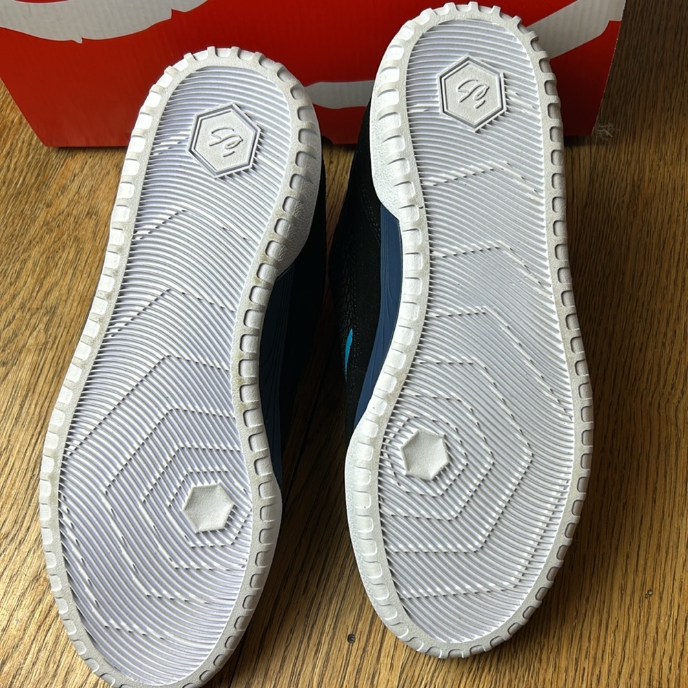 eS Quattro Skate shoes black/blue brand new in box - Picture 3 of 9